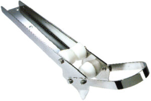 BOW ROLLER - DELTA STYLE (LEWMAR) 14, 22, 35 lbs.